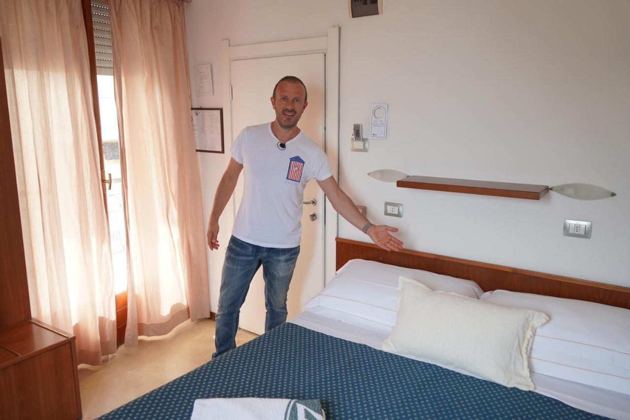 Giovanna Regina Hotel Gabicce Mare Exterior foto
