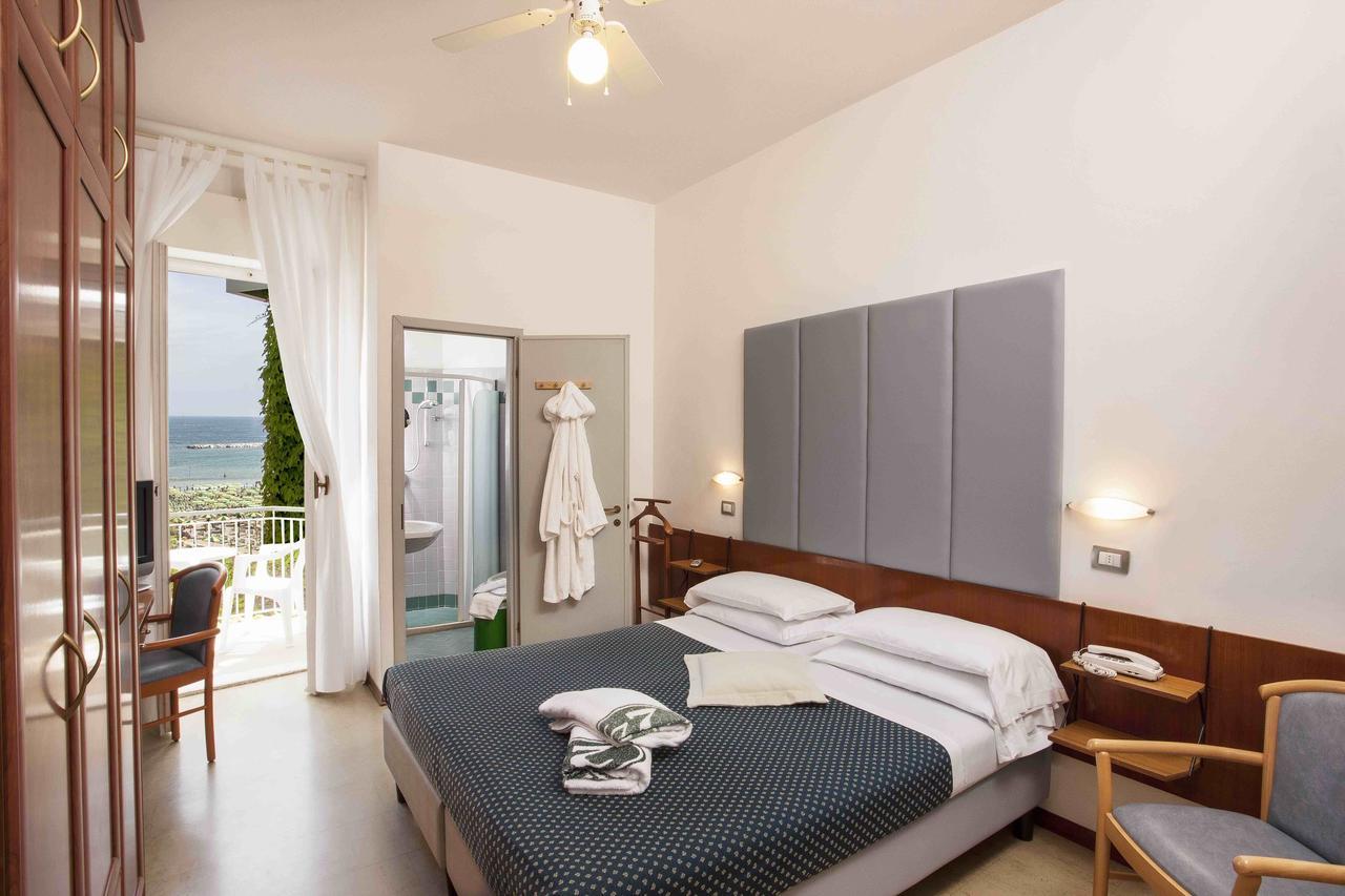Giovanna Regina Hotel Gabicce Mare Exterior foto